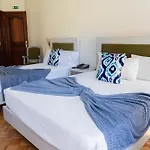 Residencial Classico 4*