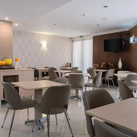 Residencial Clássico 4*