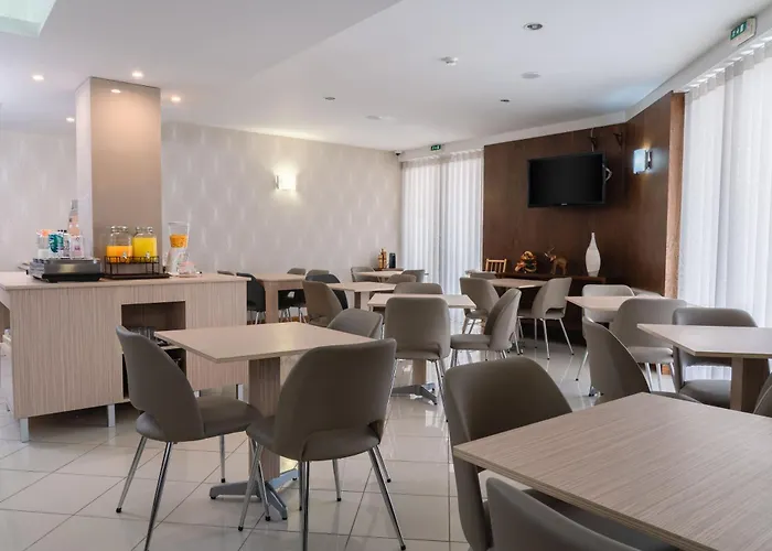 Residencial Classico 4*